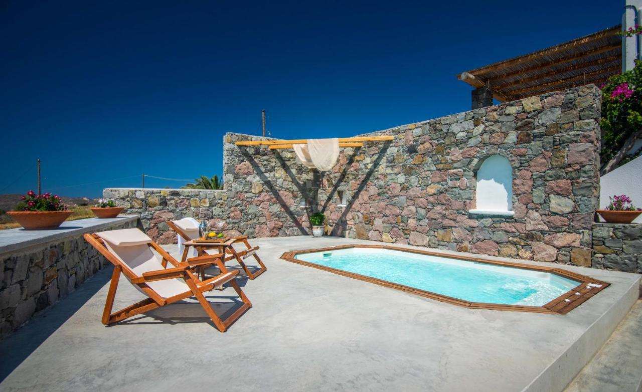 Petra Residence Mini Pool Spa 아다마스 외부 사진